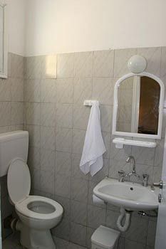 Rooms To Let Katerina & John'S Περίσσα Εξωτερικό φωτογραφία